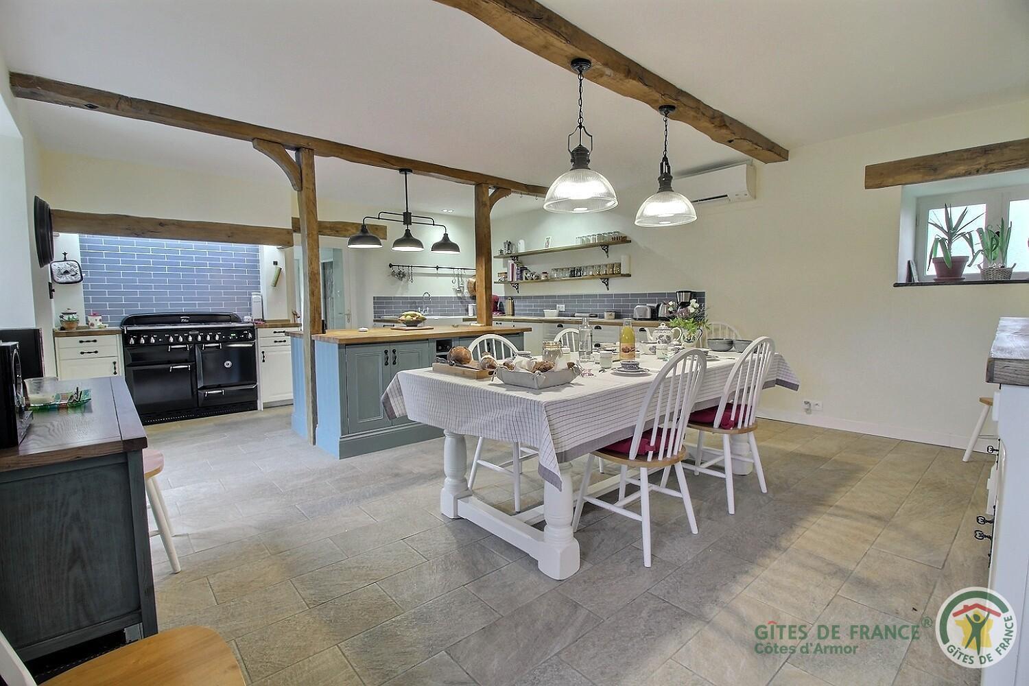 Le Parfum Des Fleurs Bed & Breakfast Plussulien Exterior photo