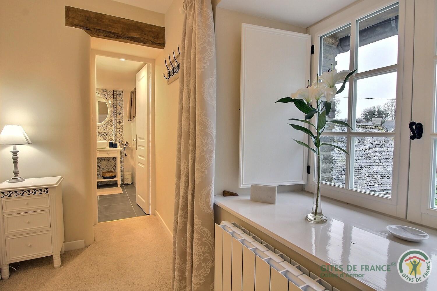 Le Parfum Des Fleurs Bed & Breakfast Plussulien Exterior photo